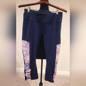 Calia by Carrie Underwood Capri Leggings